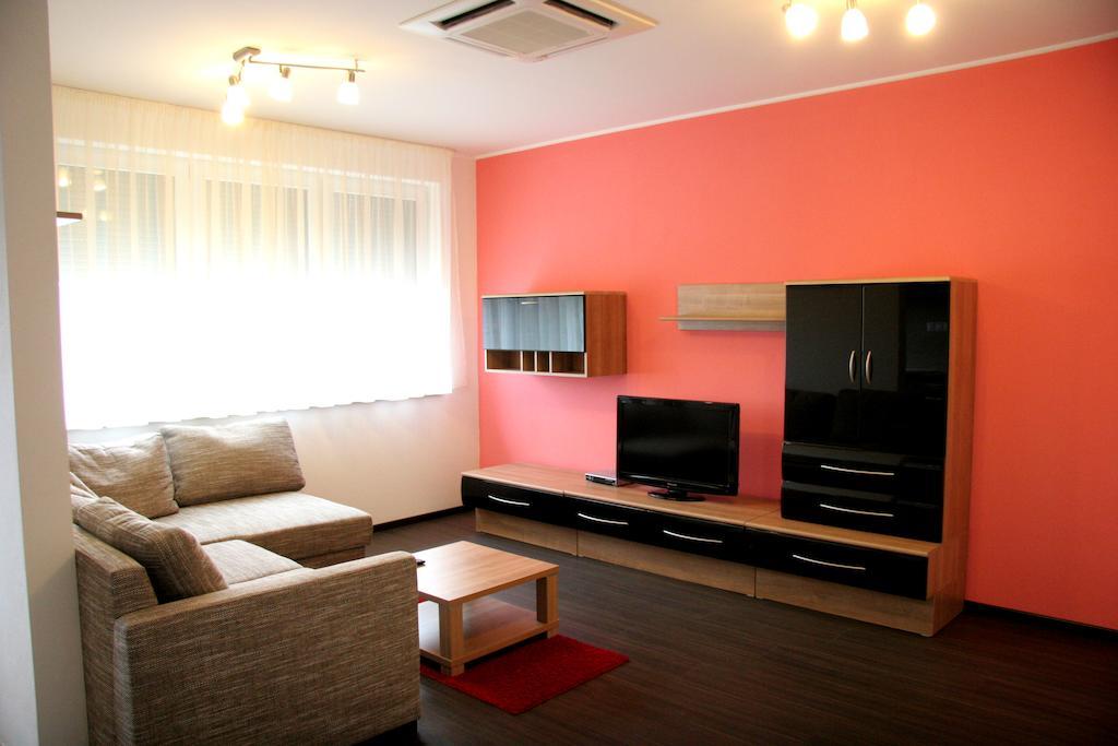 Fine Restaurant & Apartments Malacky Δωμάτιο φωτογραφία