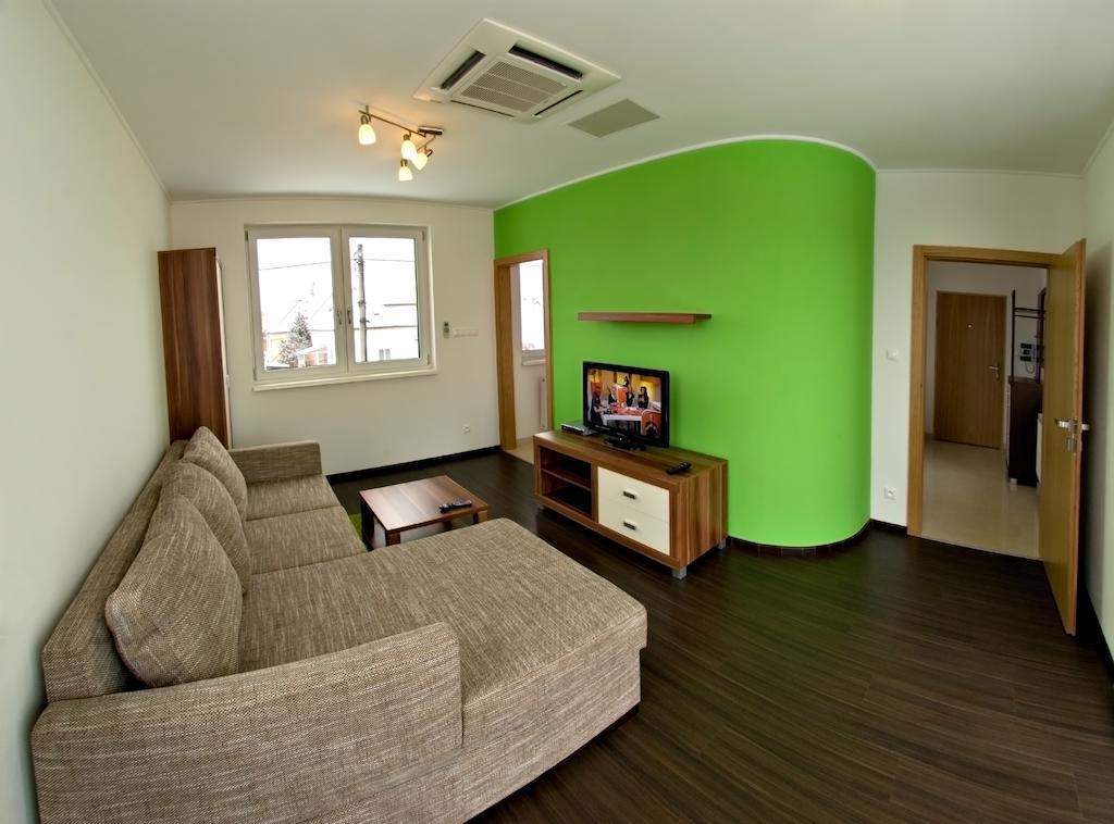 Fine Restaurant & Apartments Malacky Δωμάτιο φωτογραφία