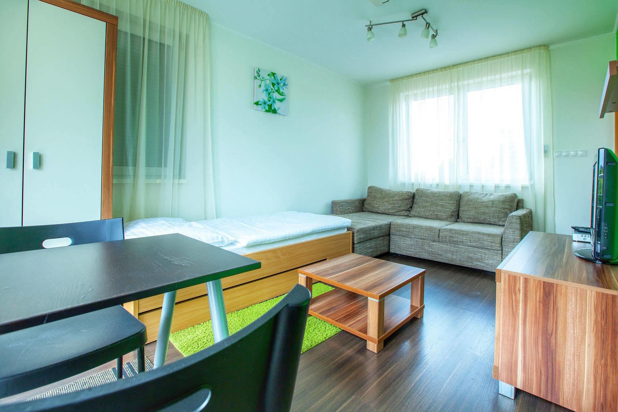 Fine Restaurant & Apartments Malacky Εξωτερικό φωτογραφία